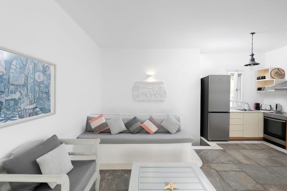 Villa 5 | on 2 levels | 96m2 | Living area | 32-inch TV with digital channels
