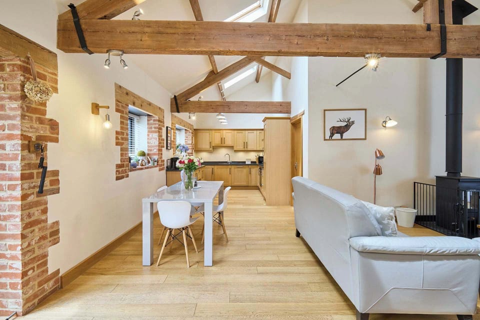 Rupert's Barn, Gimingham - Host & Stay