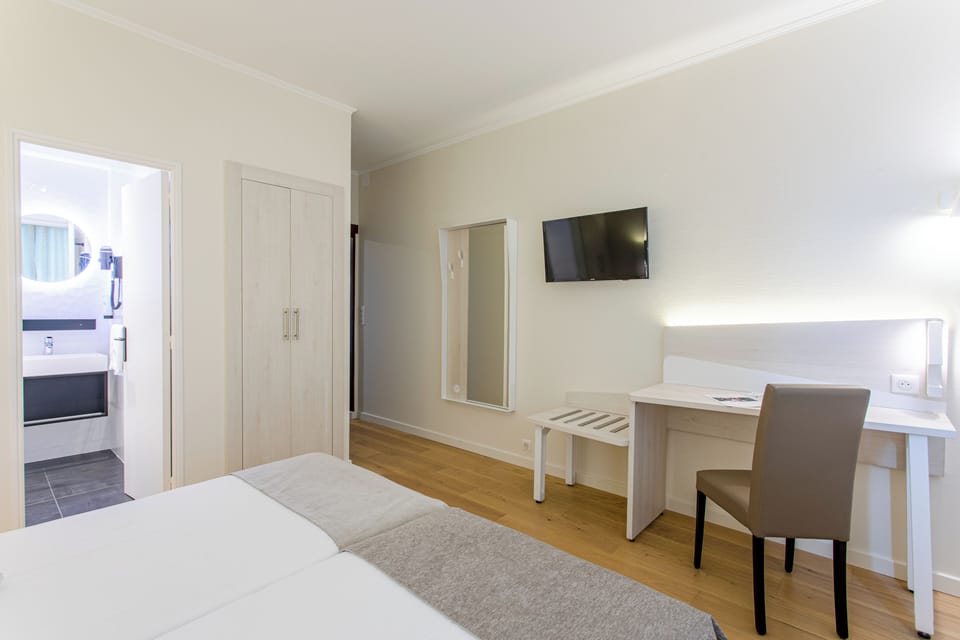 Standard Single Room | Desk, soundproofing, free WiFi, bed sheets