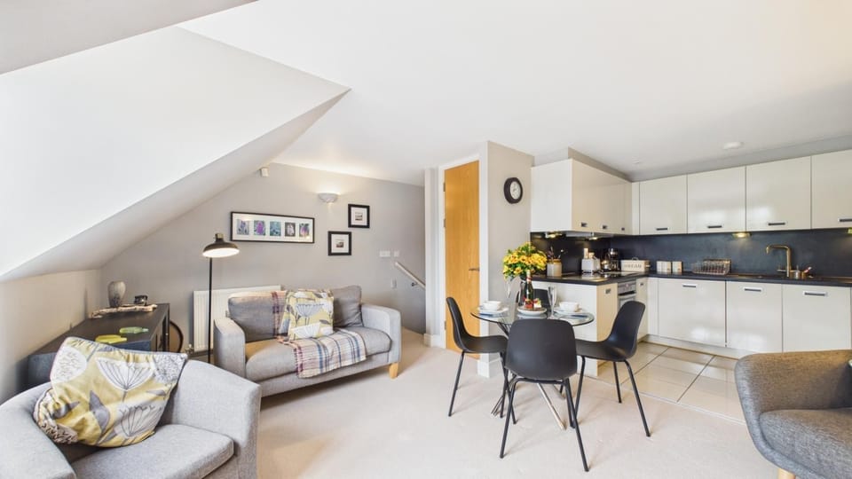Apartment (2 Bedrooms) | Front of property