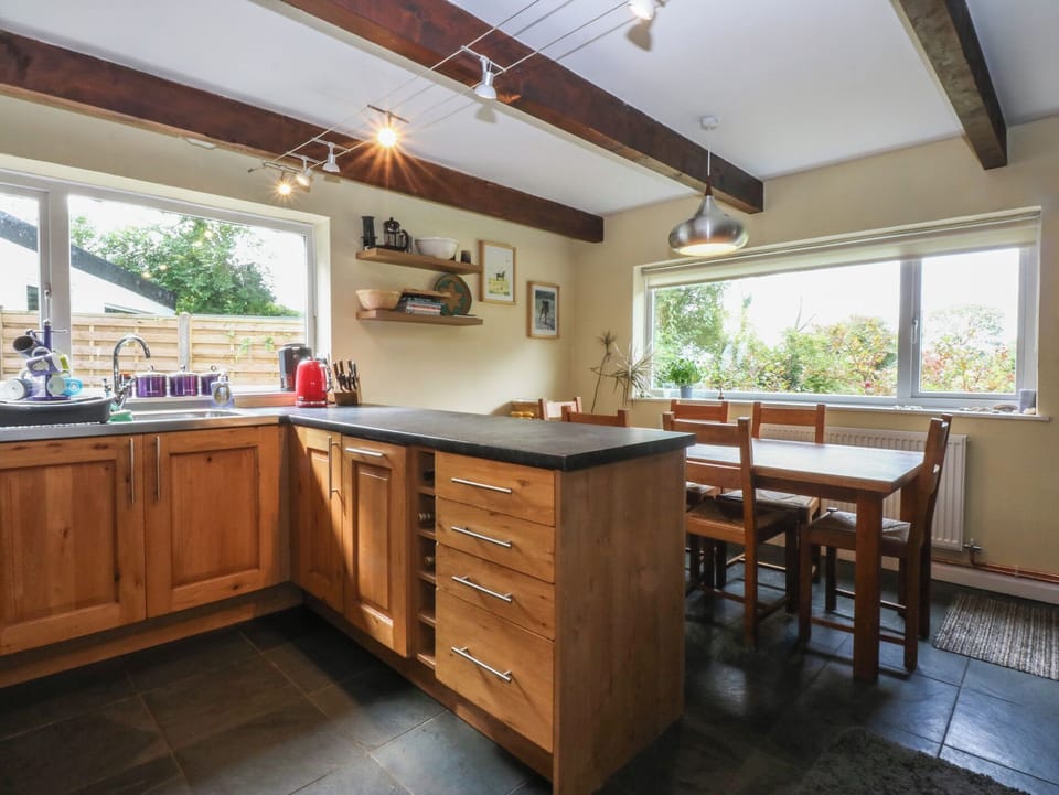 Dishwasher, cookware/dishes/utensils