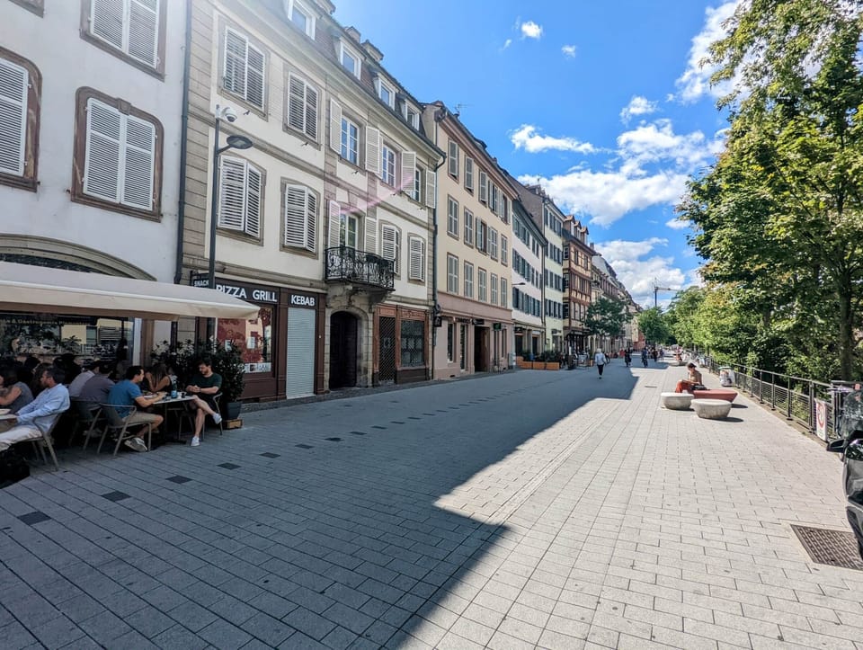 CityCosy  Strasbourg Authentic quai des Bateliers