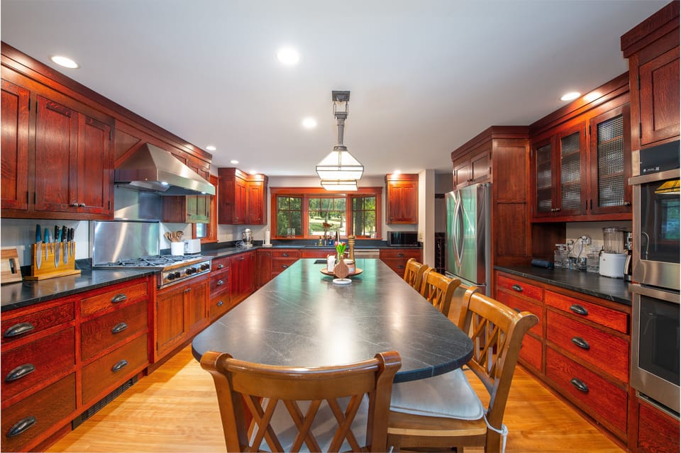 kitchen island that seats 4.