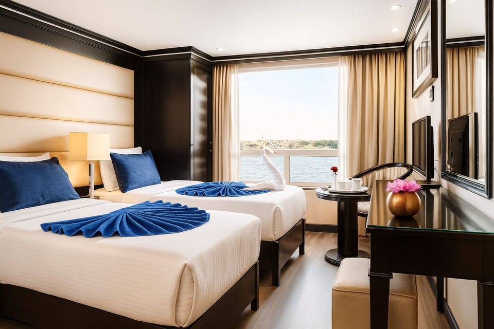 Deluxe Double Room, River View | In-room safe, blackout drapes