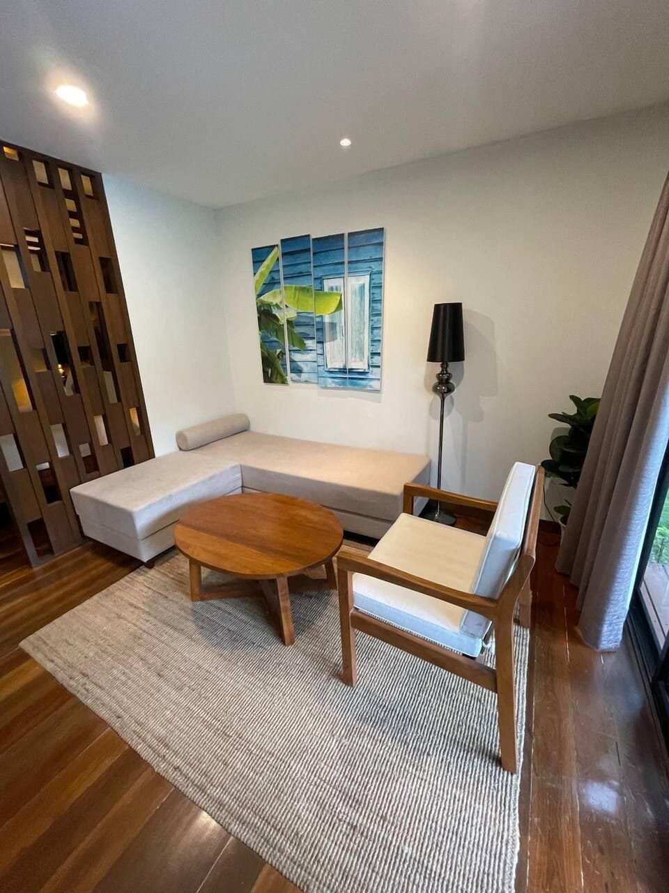 Double Room | Desk