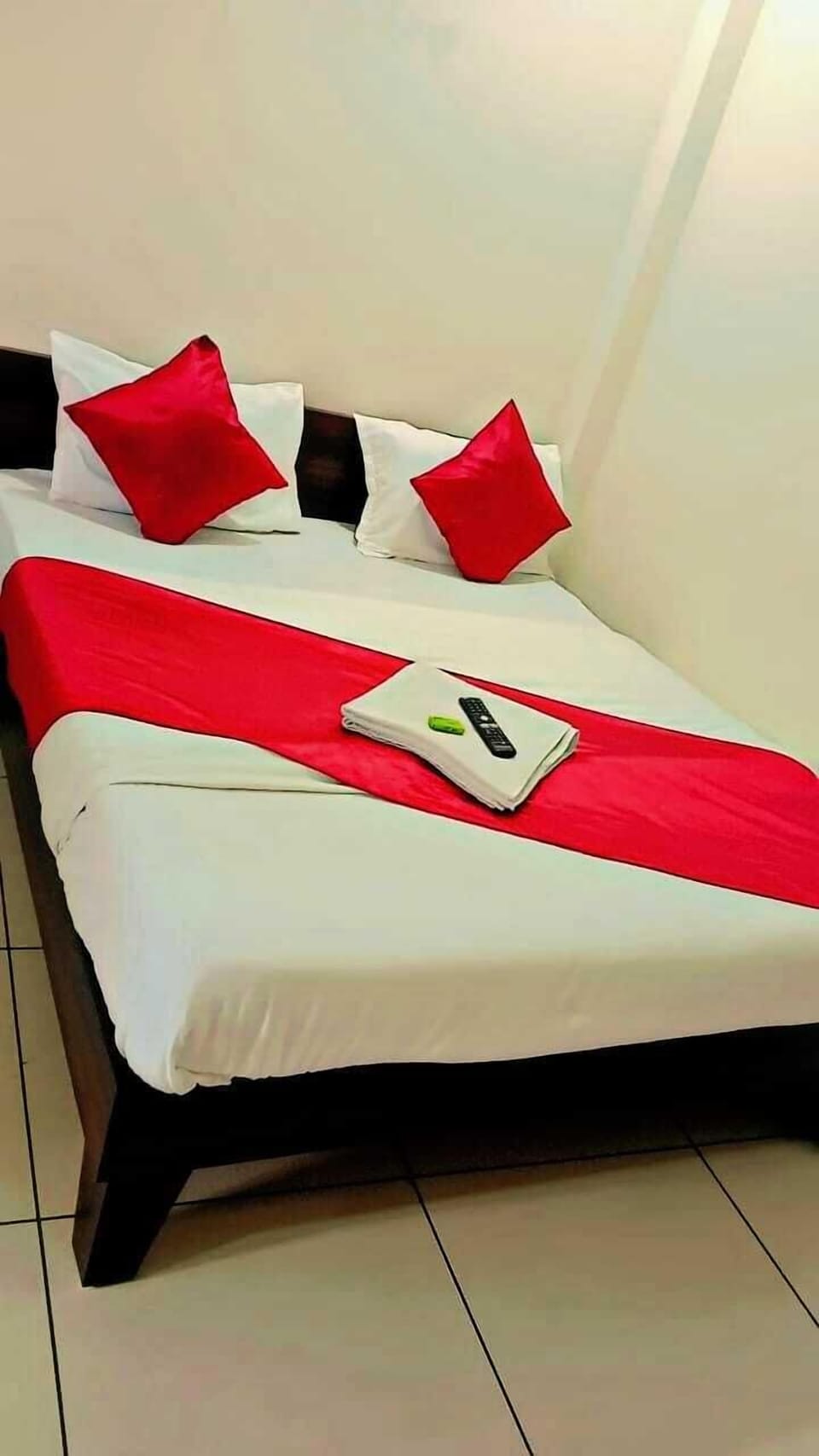 Basic Double or Twin Room | Laptop workspace, WiFi (free)