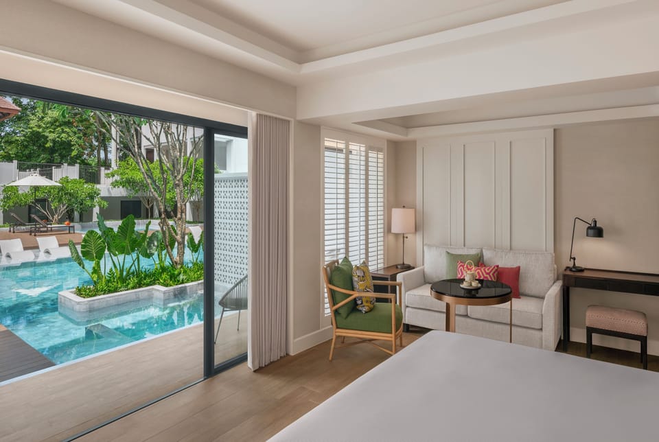 Deluxe Room, 1 King Bed (Pool Access) | Down comforters, pillowtop beds, minibar, in-room safe