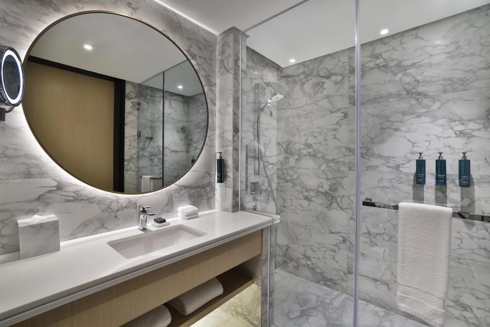 Shower, hair dryer, bathrobes, slippers
