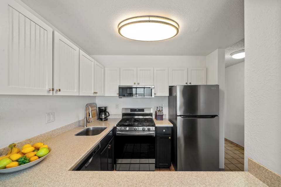 Fully equipped kitchen to with stainless steel appliances