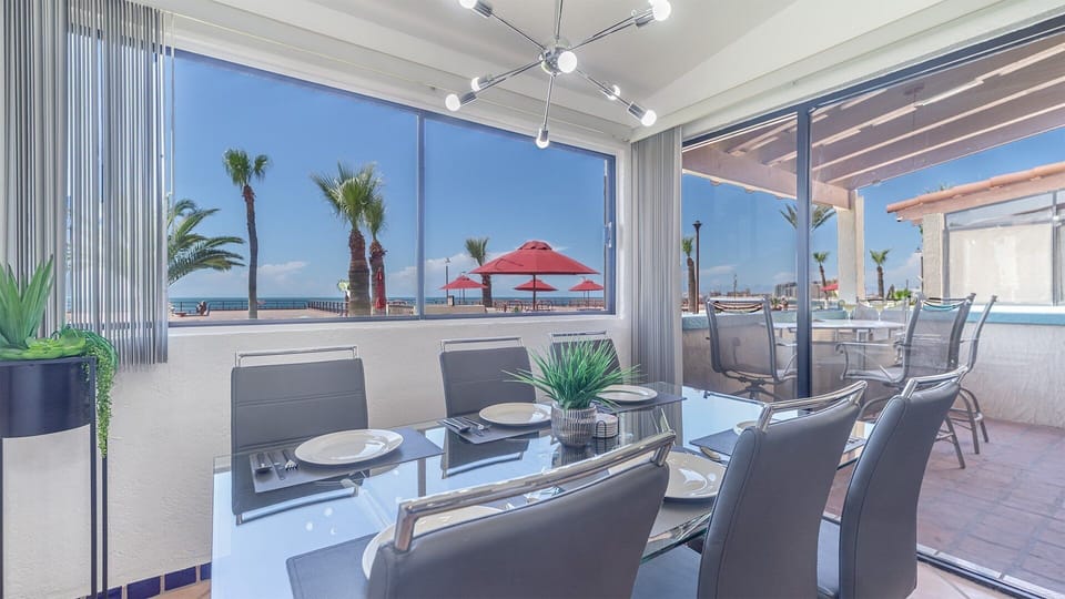lots of windows by the dining table