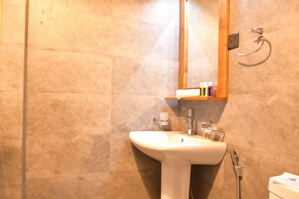 Bathroom sink