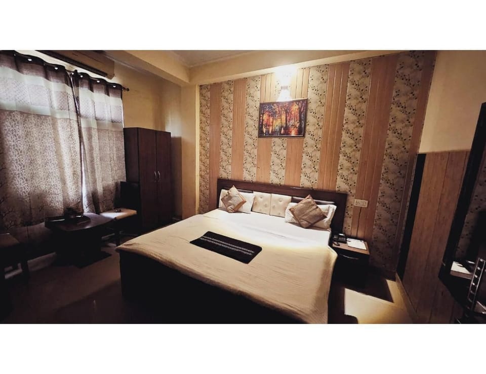 Basic Double Room, City View | Desk, free WiFi, bed sheets