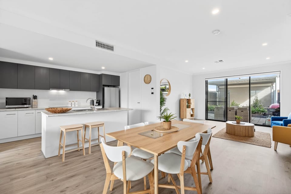006 - 3-13 Central Dr, Victor Harbor - HIGH RES