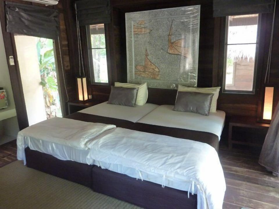 Garden view fan bungalow | In-room safe, blackout drapes, rollaway beds