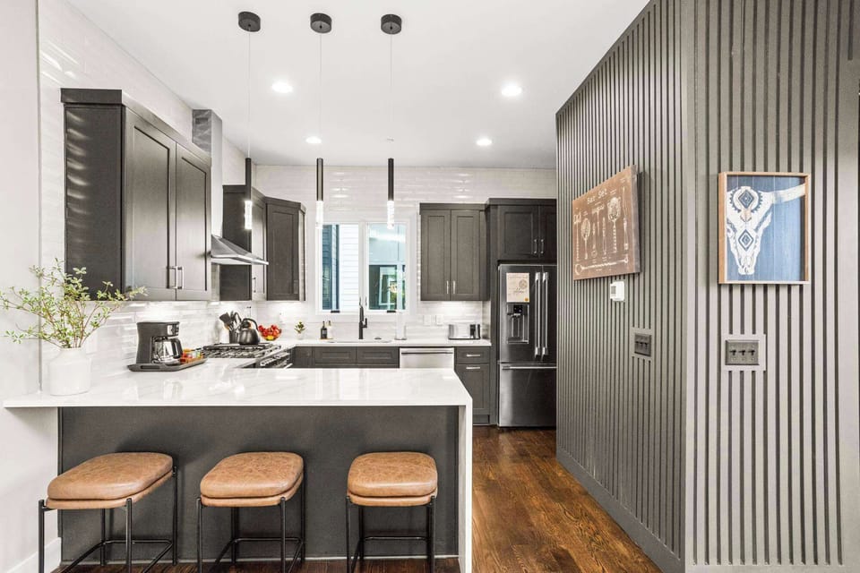 Fully Stocked Gourmet Kitchen