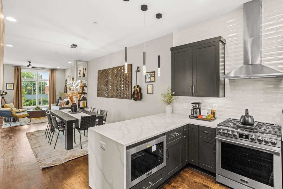 Fully Stocked Gourmet Kitchen