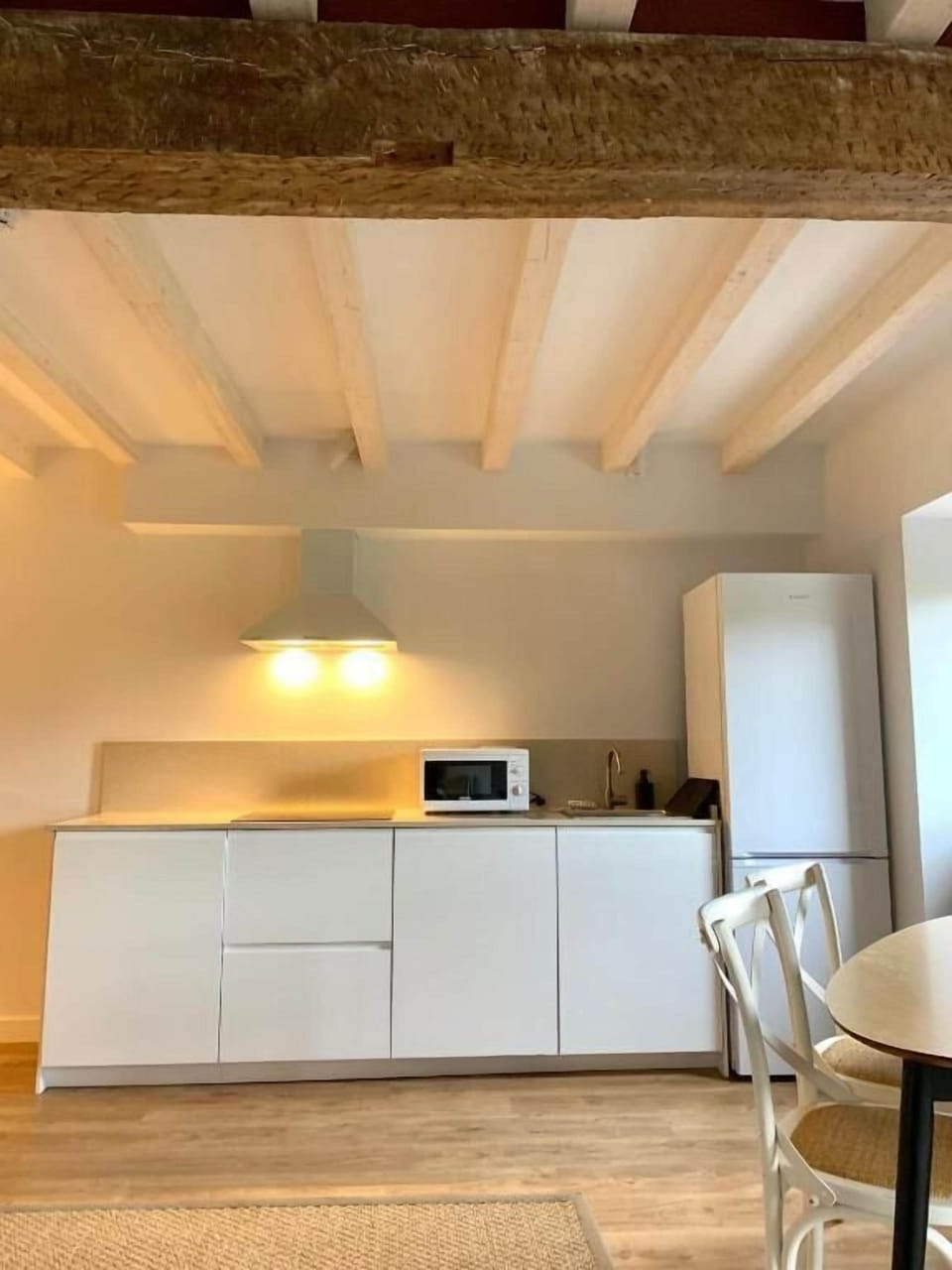 Deluxe Apartment, Garden View | Private kitchen | Fridge, microwave
