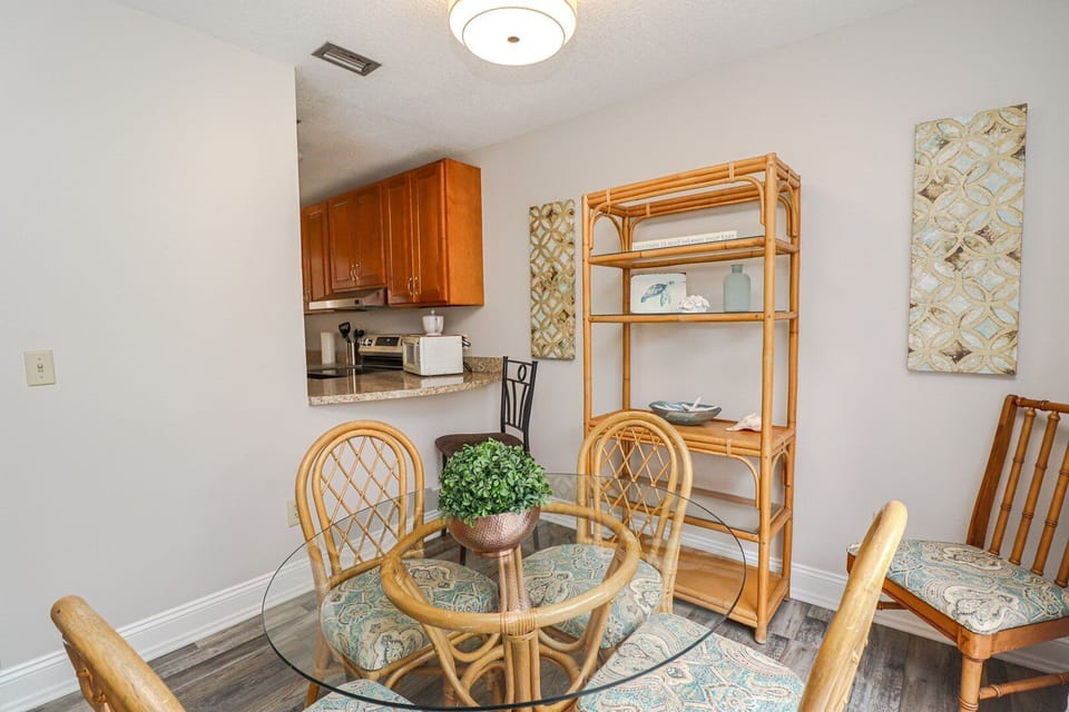 St. Augustine Beach Rentals Dining Room