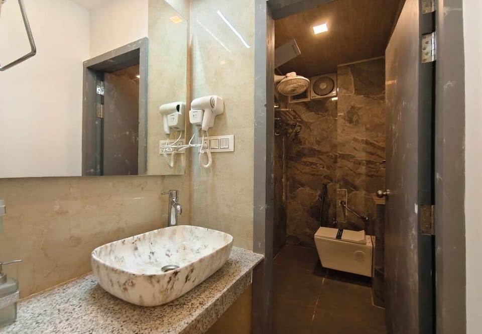 Executive Room | Bathroom sink