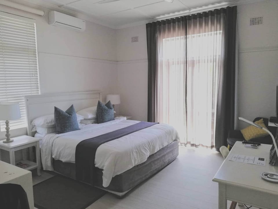 Room, Sea Facing (2) | In-room safe, desk, free WiFi, wheelchair access