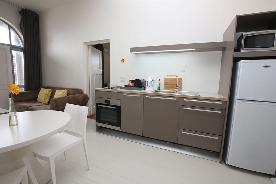 Room (Self Catering Unit sleeps 3) | In-room safe, desk, free WiFi, wheelchair access