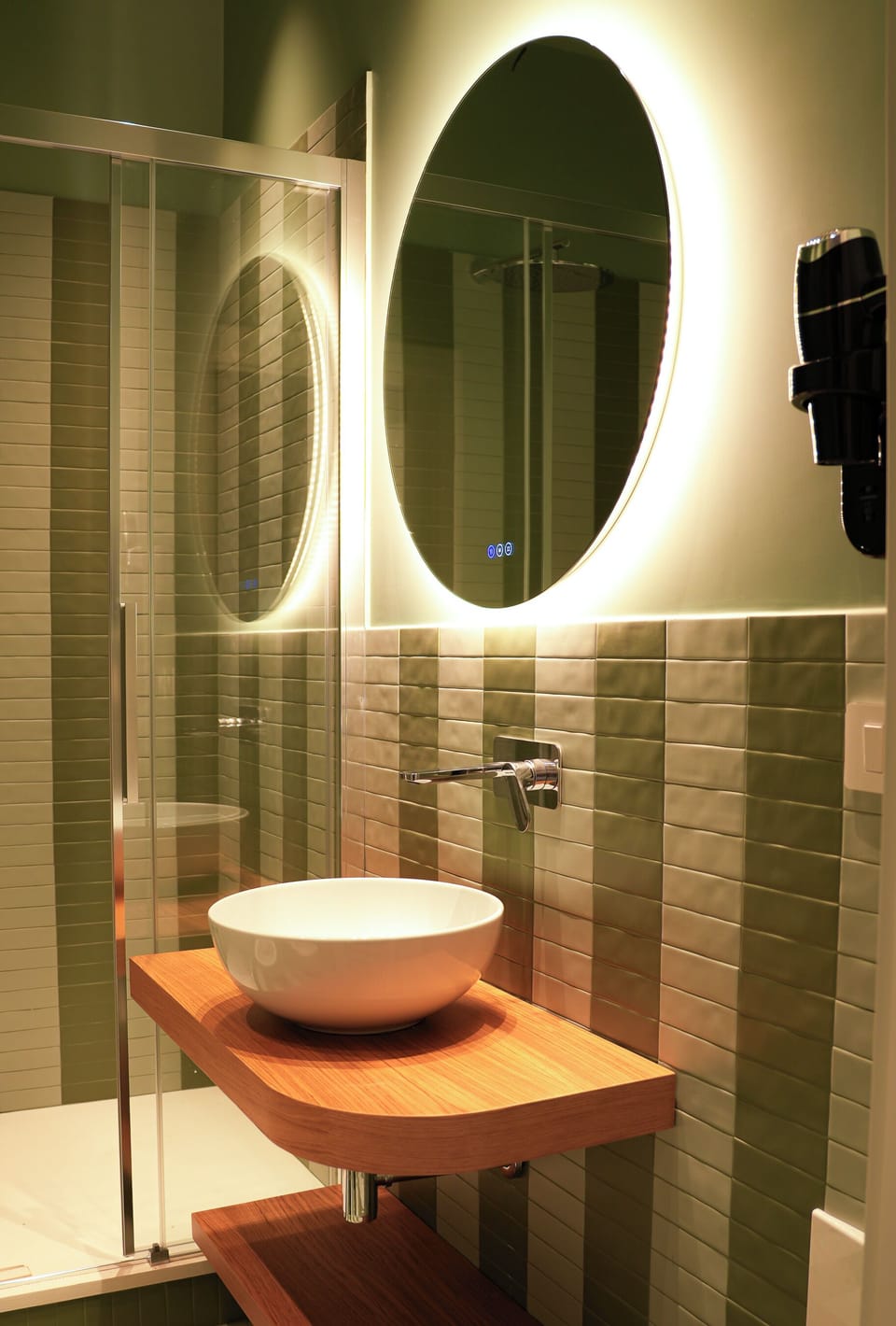 Deluxe Double Room, Balcony, Garden View | Bathroom | Shower, rainfall showerhead, free toiletries, hair dryer