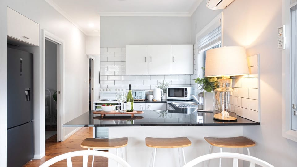 Sandy Paws | Well equipped kitchen | Electric oven and cooktop 