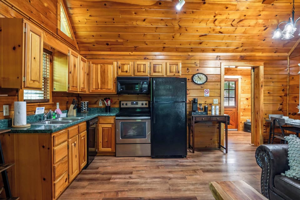 Fully Stocked Kitchen