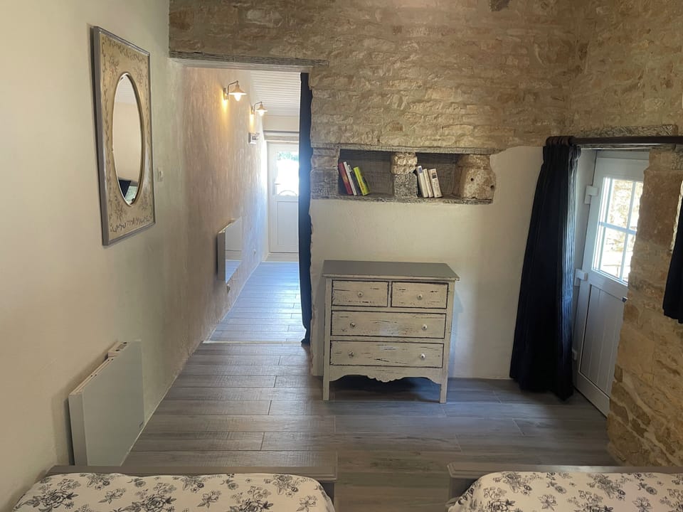 Twin bedroom