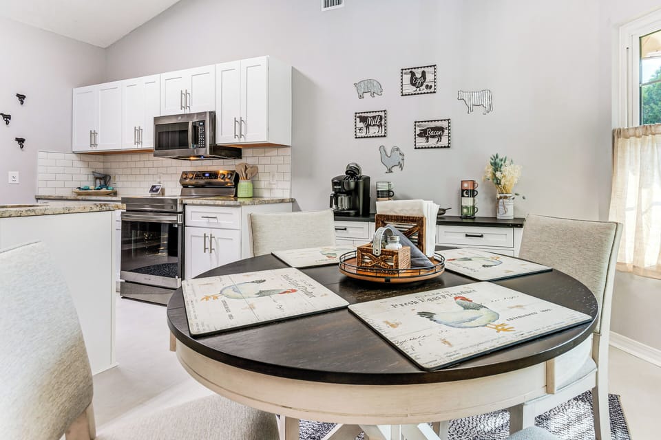 House (4 Bedrooms) | Interior
