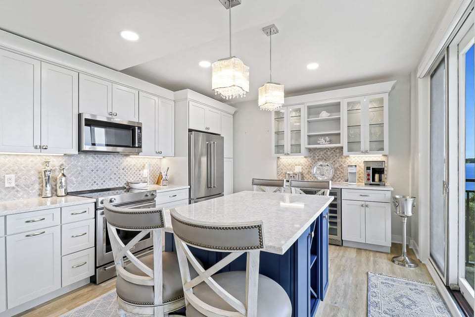 1922 South Beach Club |Open kitchen, coffee bar, balcony access - 1922 South Beach Club | Open kitchen, coffee bar, balcony access