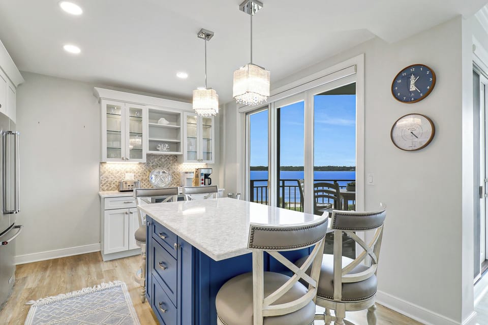 1922 South Beach Club | Open kitchen, coffee bar, balcony access - 1922 South Beach Club | Open kitchen, coffee bar, balcony access