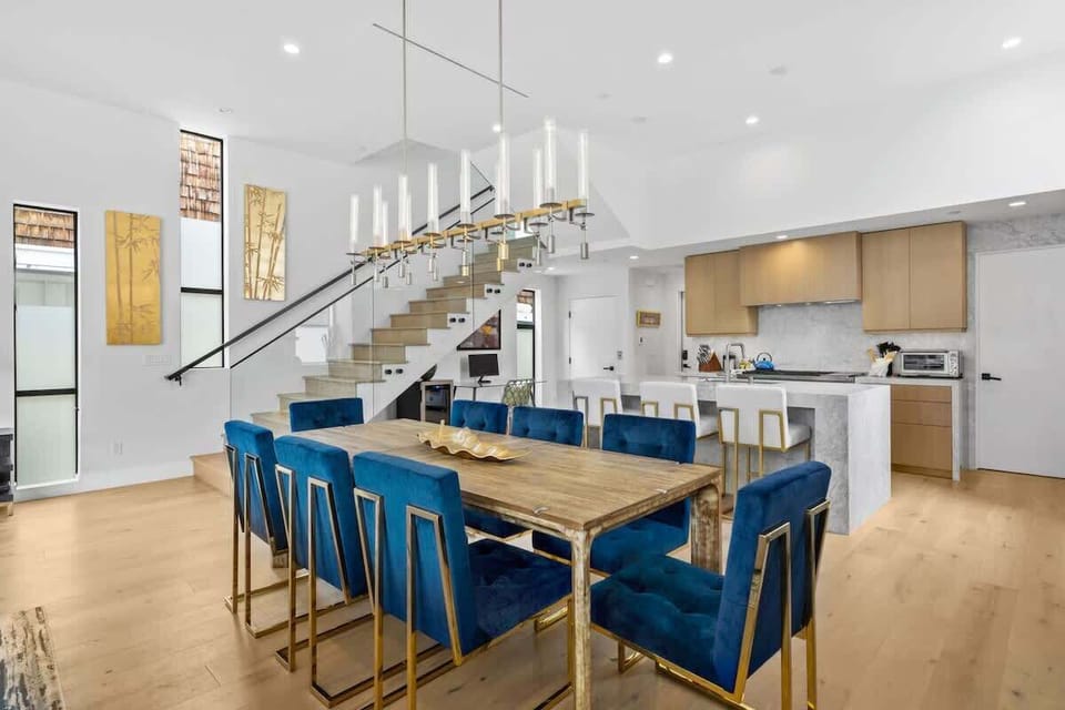 Dining area / kitchen