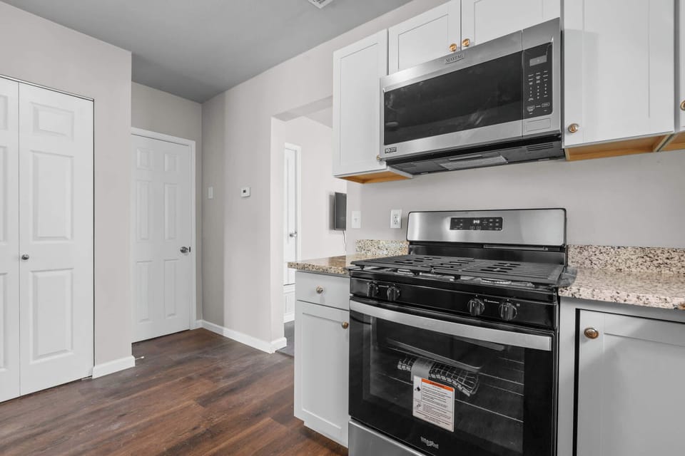 With its sleek stainless steel finish and cutting-edge technology, this stove adds a modern touch to any kitchen.