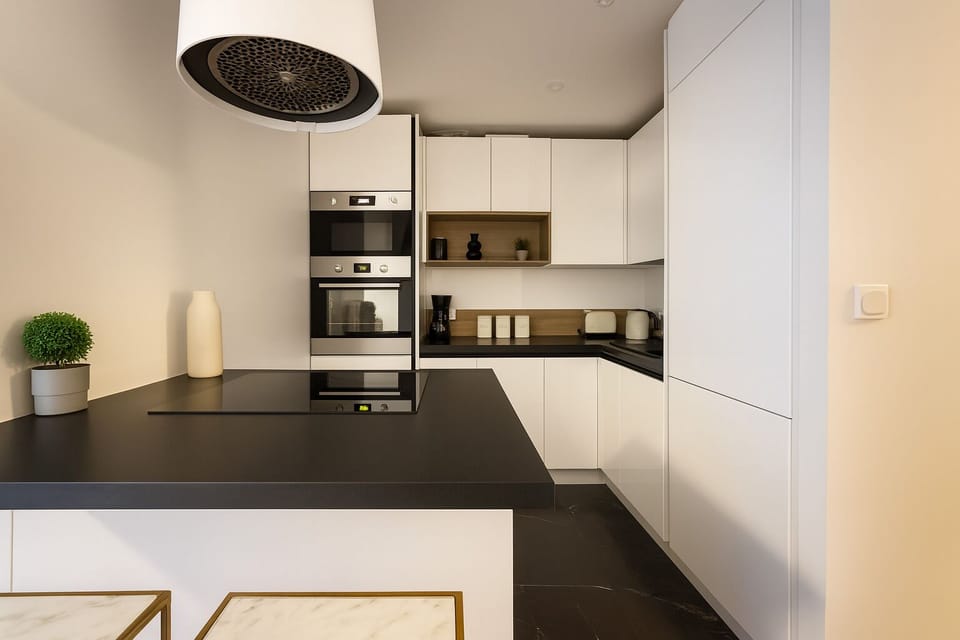 Apartment | Private kitchen | Fridge, microwave, oven, stovetop