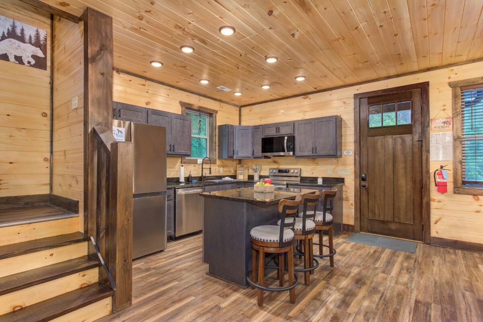Dreamcatcher Lodge's fully-equipped kitchen