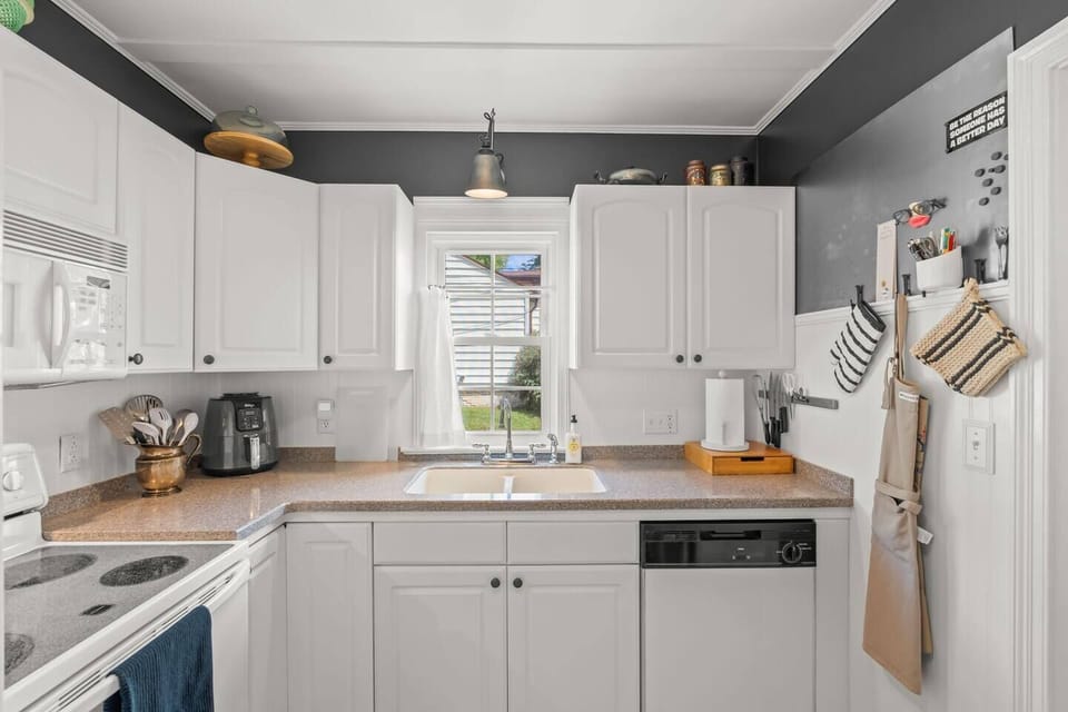 Great stocked kitchen.