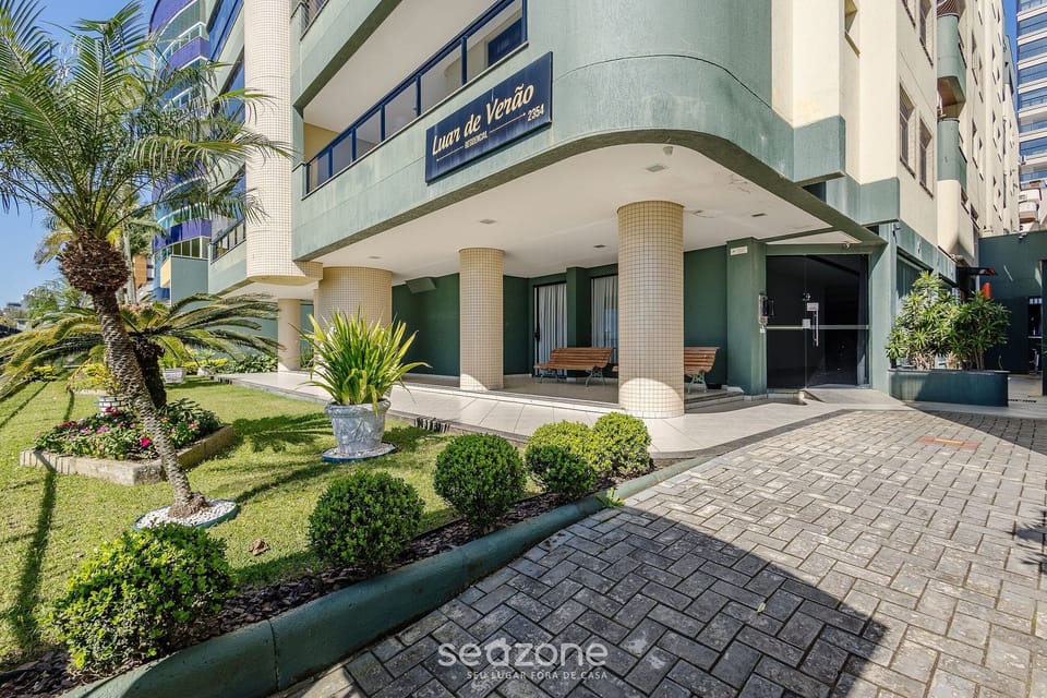 Basic Apartment | Exterior