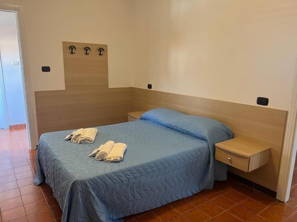 Single Room, Balcony, Sea View | Desk, blackout drapes, free WiFi