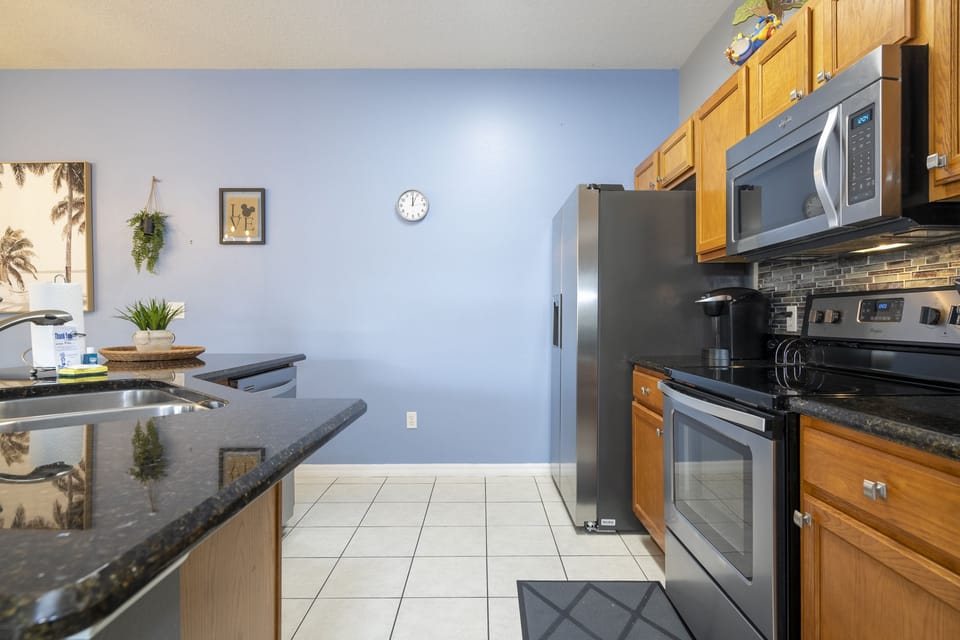 01-3169YellowLantanaLn-ENCANTADA-1028