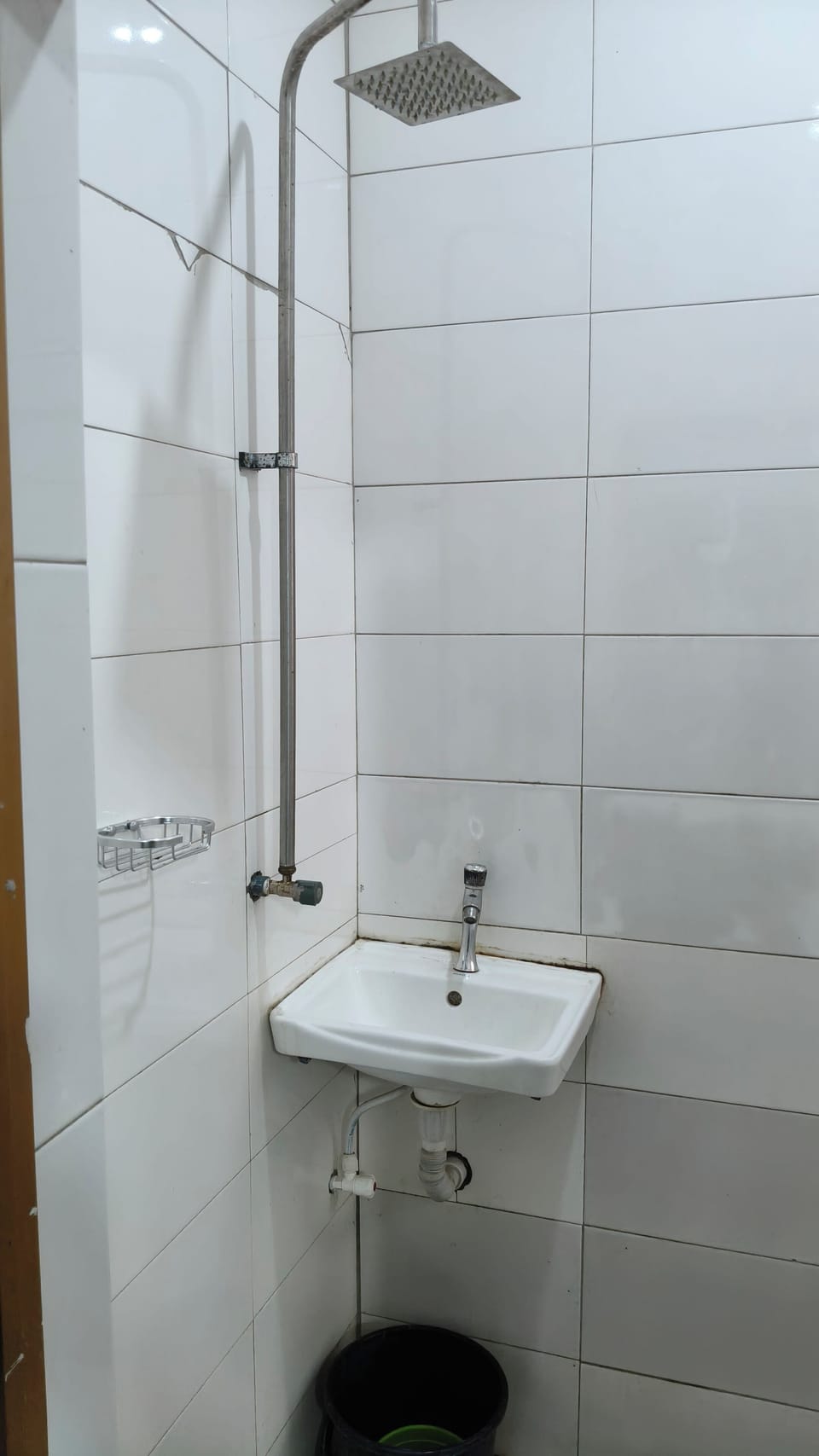 Standard Double Room | Bathroom | Shower, towels, soap, toilet paper