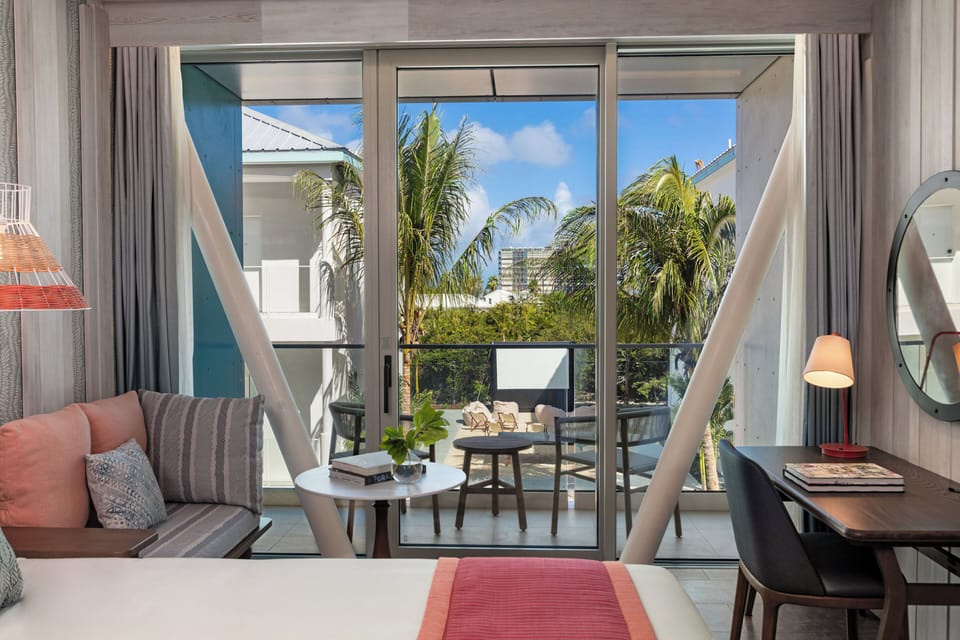 Standard Room, 1 King Bed, Balcony, Pool View | Soundproofing, WiFi (free)