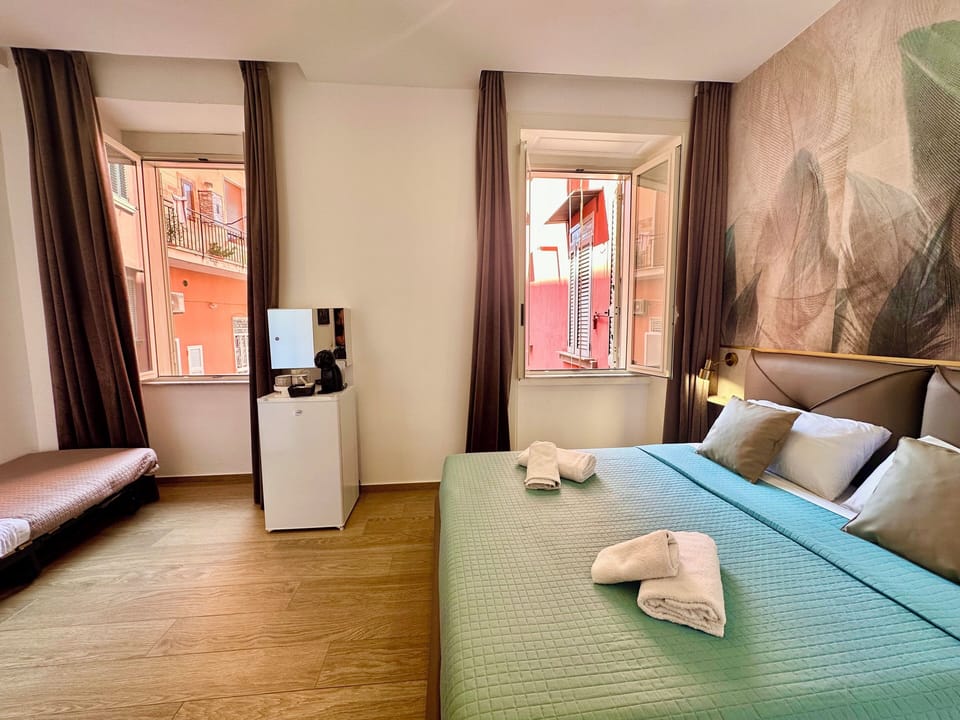 Deluxe Room, City View | Desk, laptop workspace, free WiFi