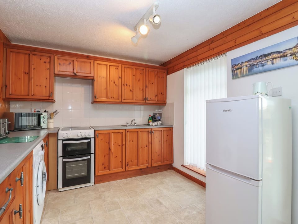 Fridge, microwave, toaster, cookware/dishes/utensils