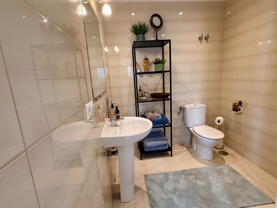 Charming Apartment in Burriana With Private Pool! Apartment in Nerja