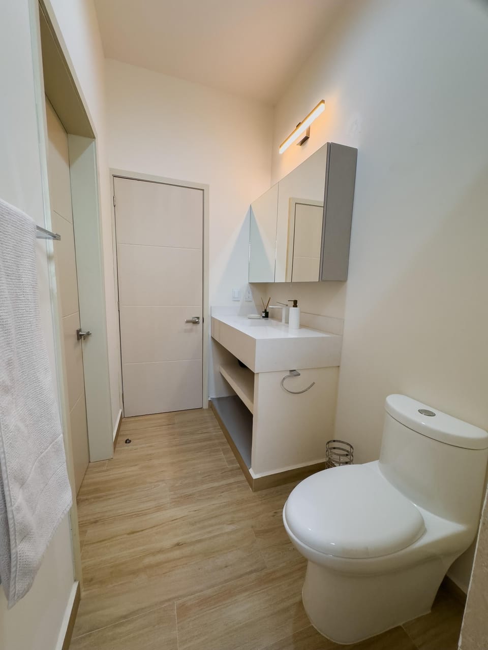 Shared full bath for Bdrm 2 and Studio