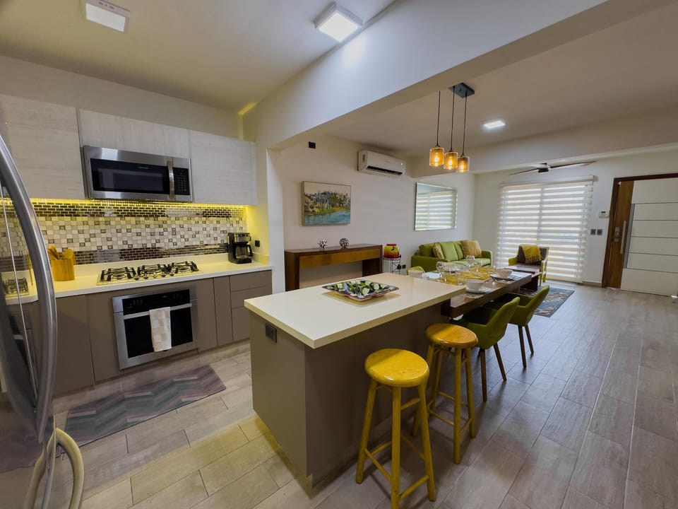 Full kitchen
