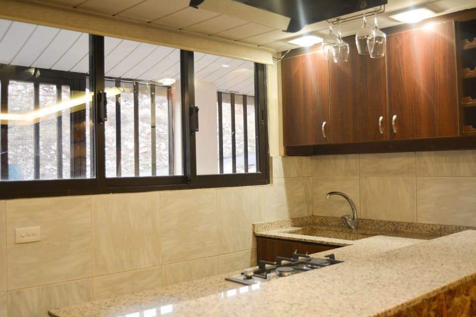 Comfort Chalet, 2 Bedrooms, Mountain View | Private kitchen | Mini-fridge, stovetop