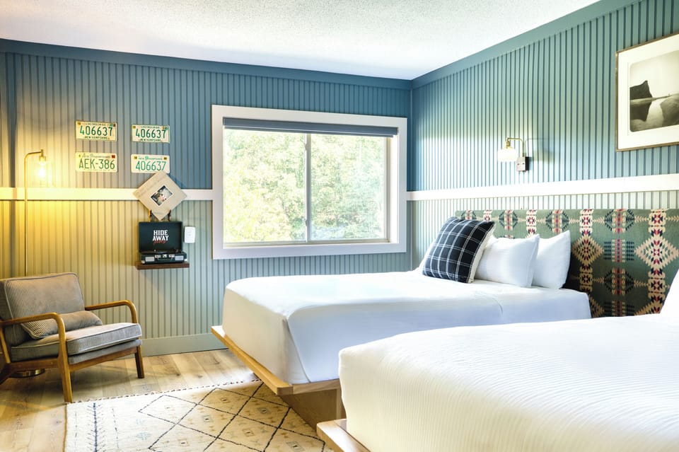 Deluxe Room, 2 Queen Beds | Blackout drapes, free WiFi