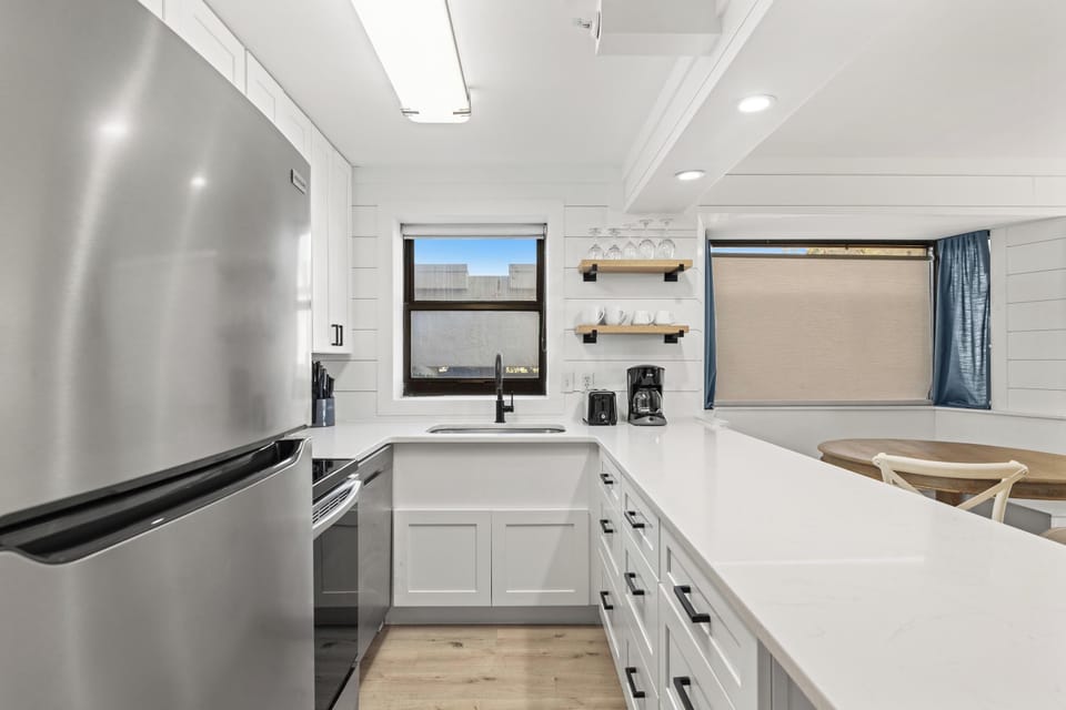 Condo, Partial Ocean View | Private kitchen | Full-size fridge, microwave, oven, stovetop